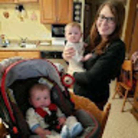 Meet your Posher, Sarah - Picture 1 of 1
